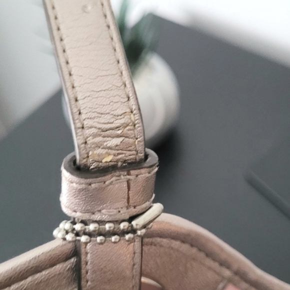 Coach Cream And Coral Shell Tote - Picture 11 of 16